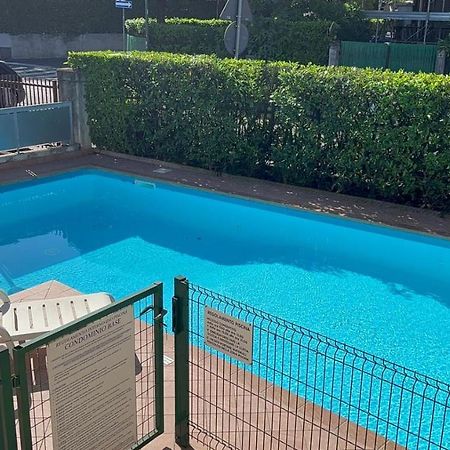 Free Parking - Blue Apartment Vicino Al Centro Сірміоне Екстер'єр фото