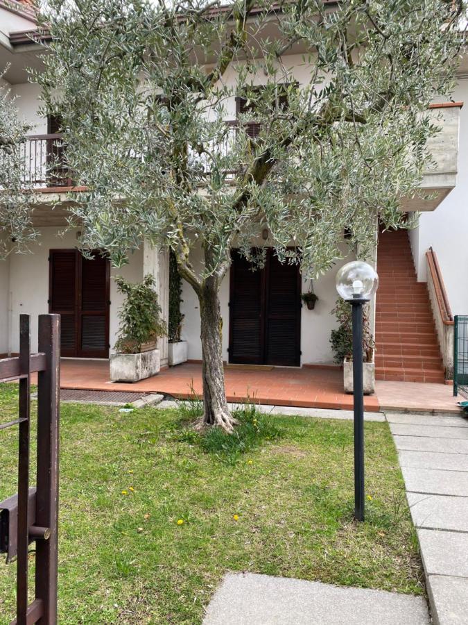 Free Parking - Blue Apartment Vicino Al Centro Сірміоне Екстер'єр фото